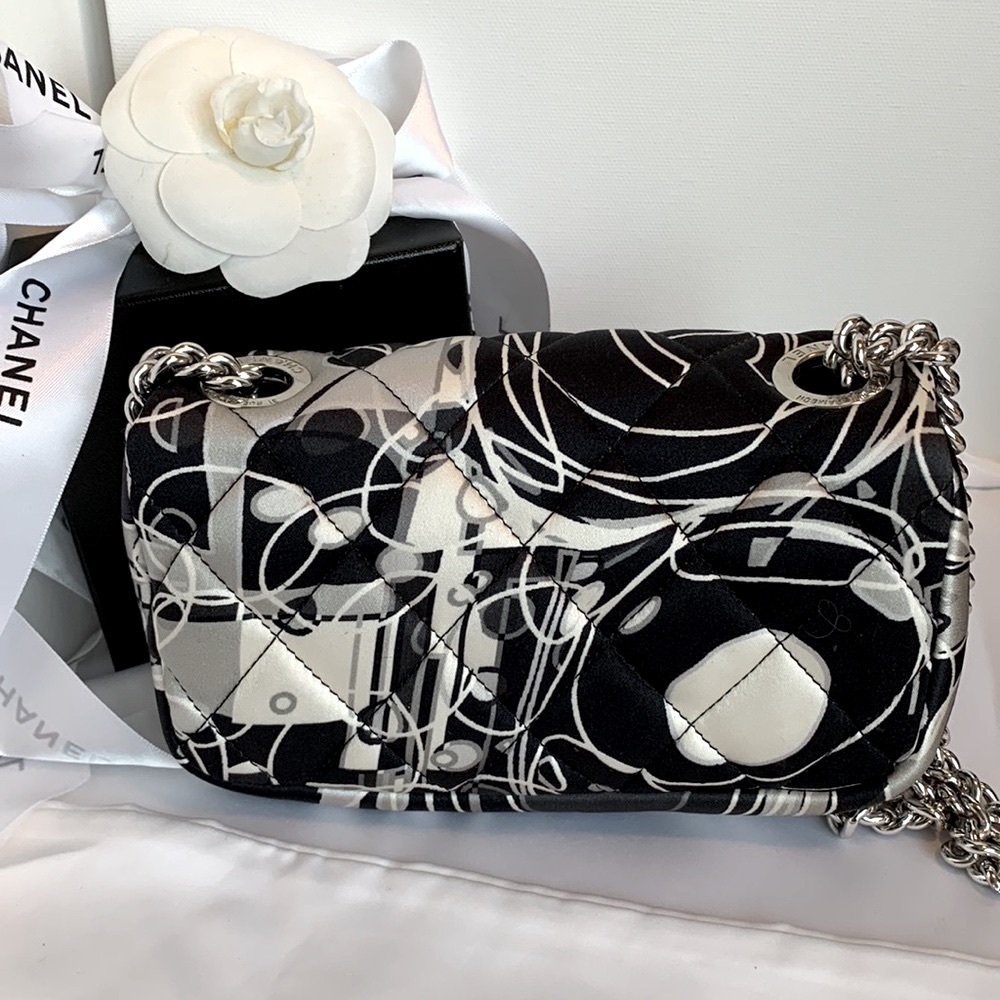 CHANEL RARE Kaleidoscope Abstract Quilted Black White Silk Bag Bijoux Silver 🖤 - Picture 5 of 16